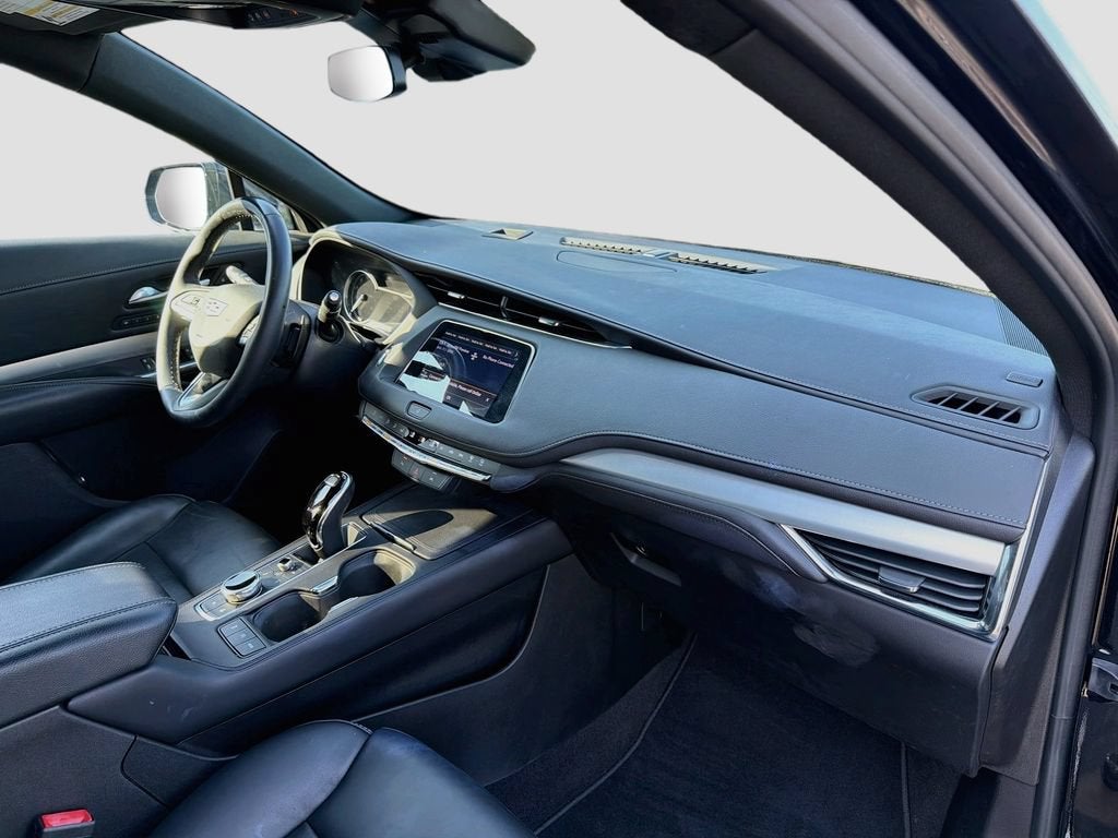 2023 Cadillac XT4 FWD Premium Luxury