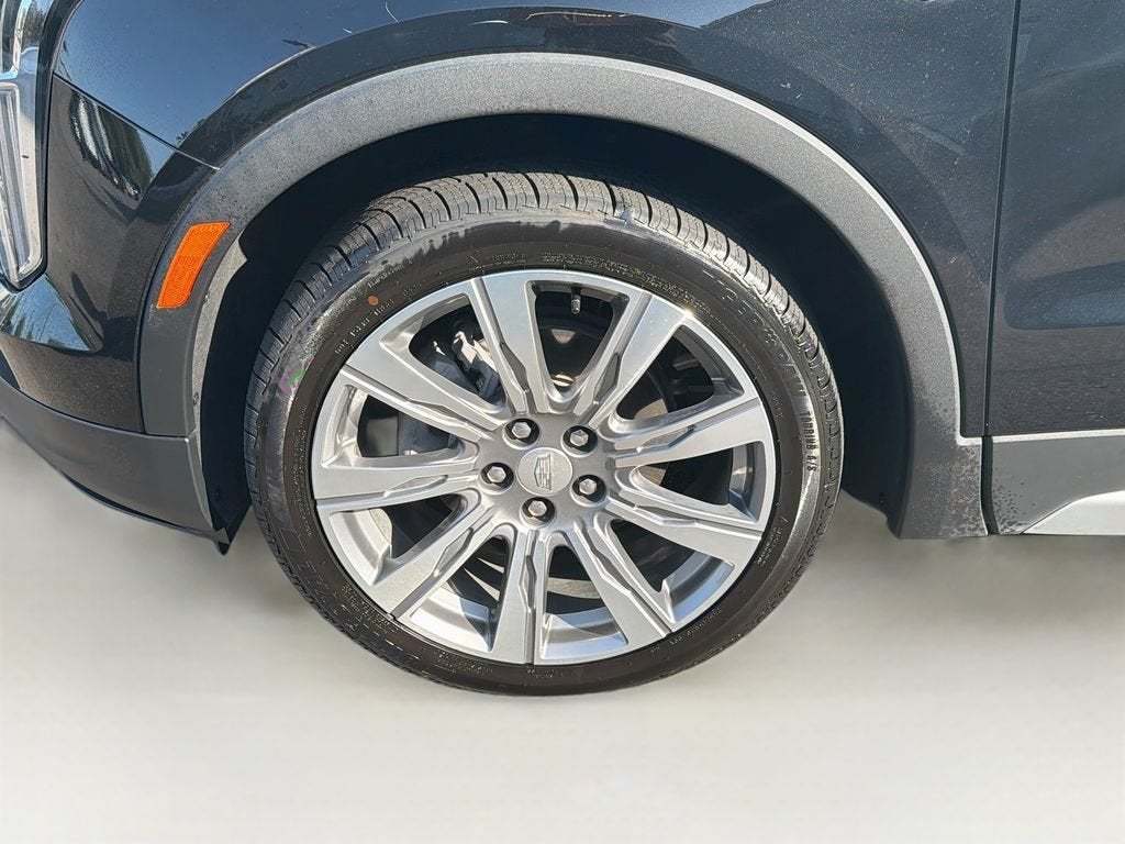 2023 Cadillac XT4 FWD Premium Luxury