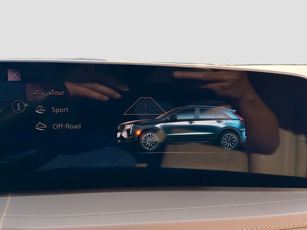 2024 Cadillac XT4 Premium Luxury
