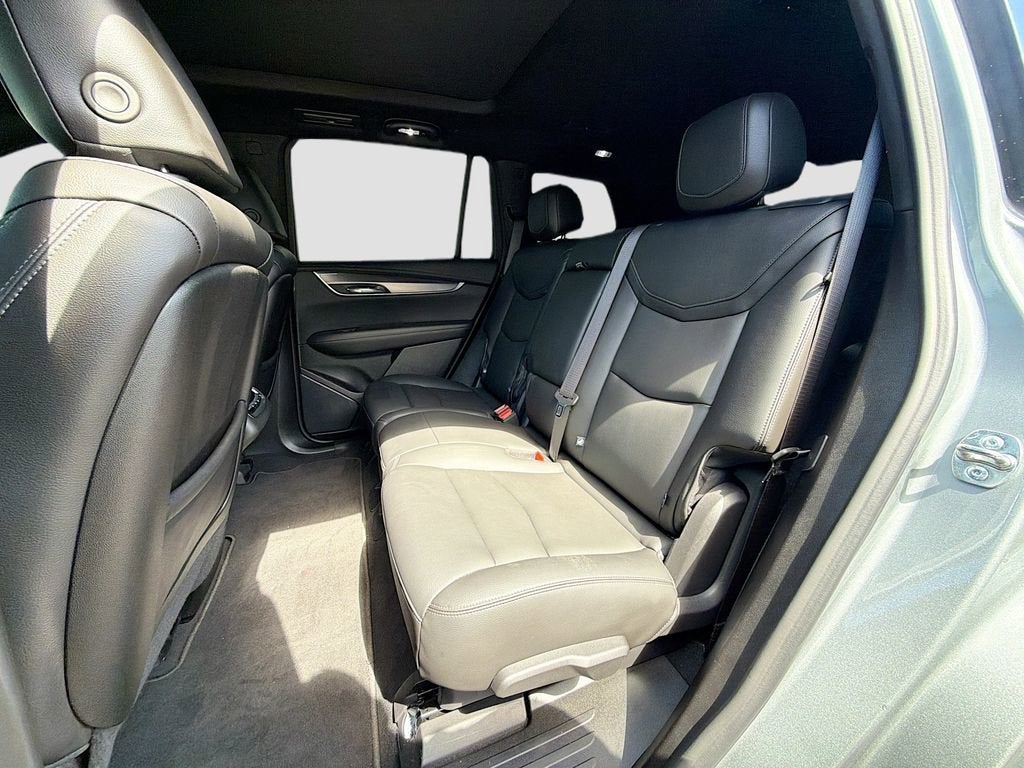 2025 Cadillac XT6 Luxury