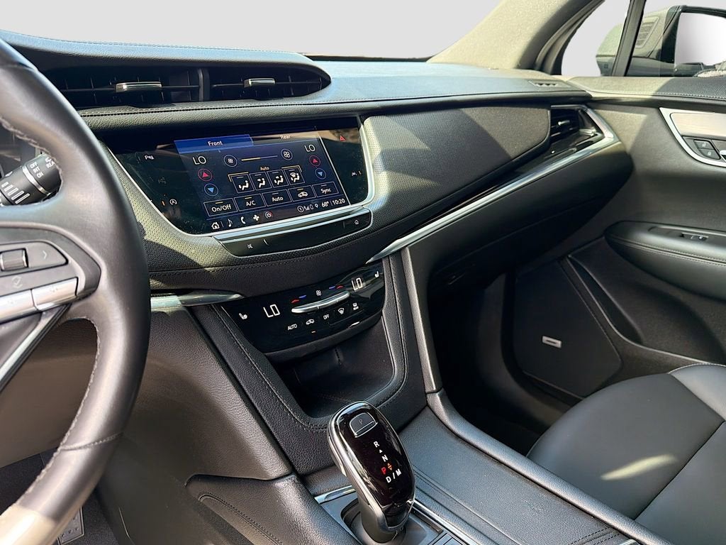 2025 Cadillac XT6 Luxury