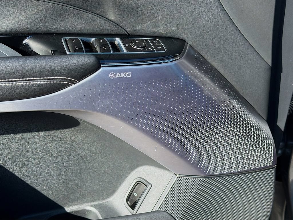 2023 Cadillac LYRIQ Luxury