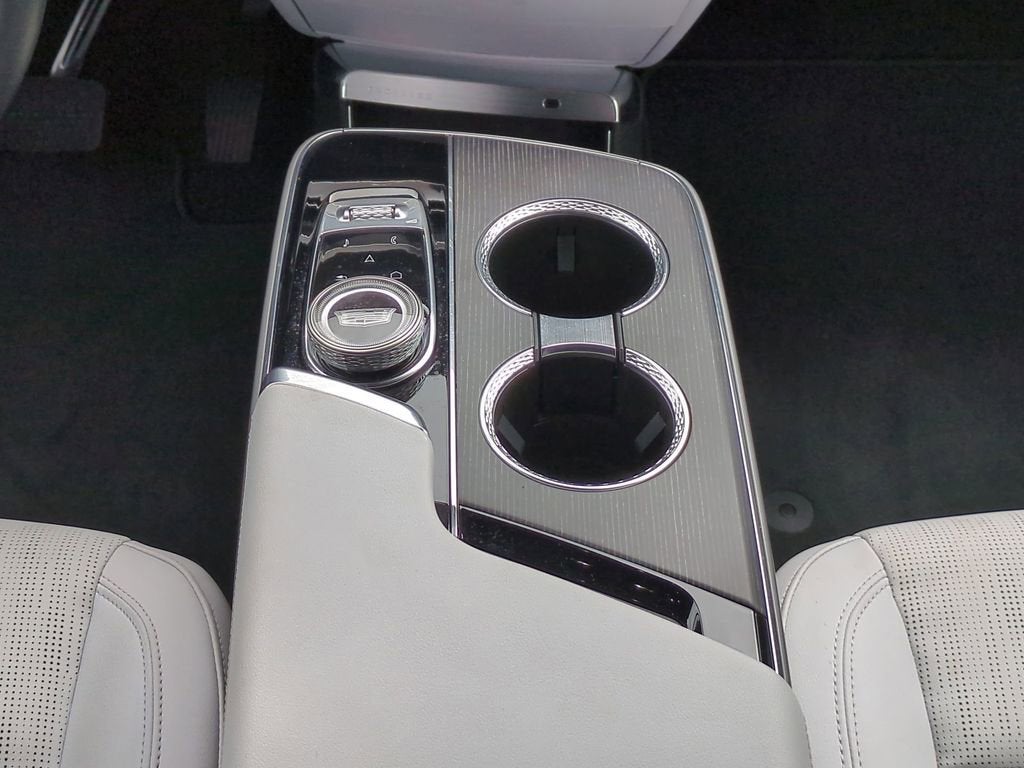 2024 Cadillac LYRIQ Luxury 1