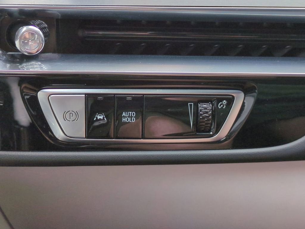 2024 Cadillac LYRIQ Luxury 1