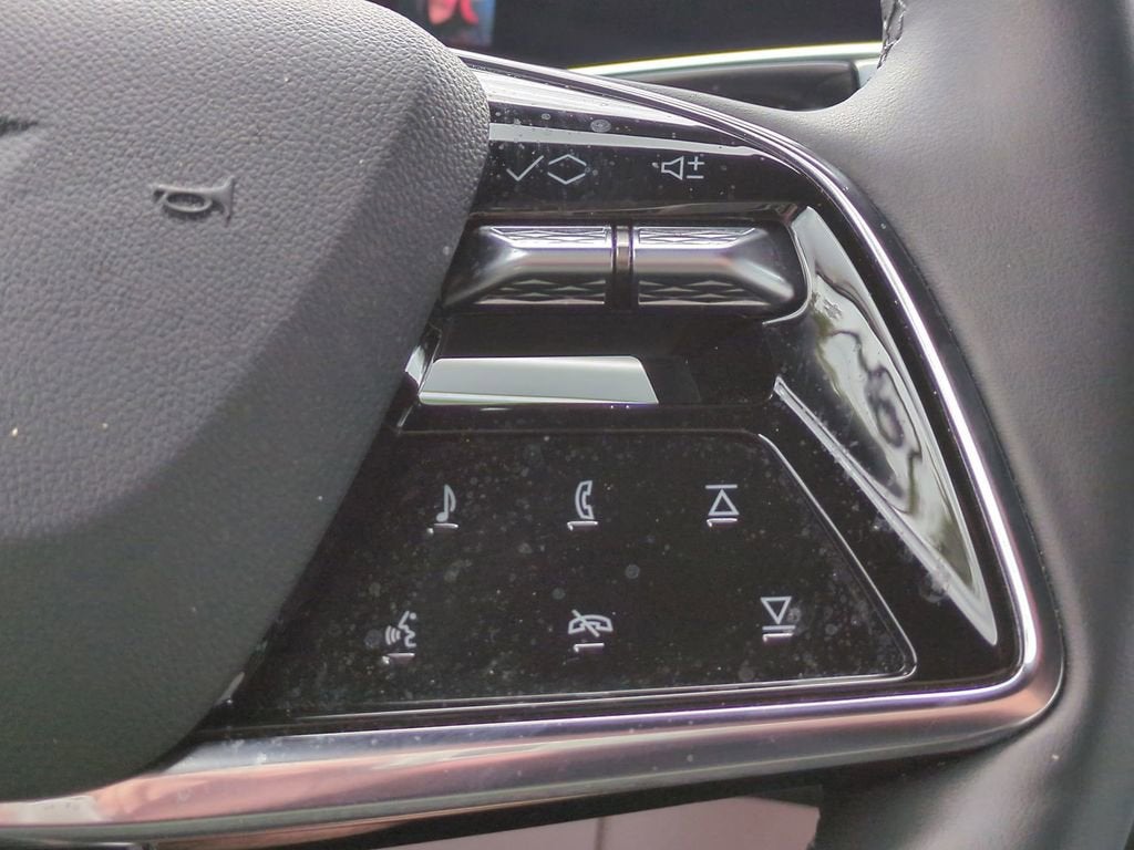 2024 Cadillac LYRIQ Luxury 1
