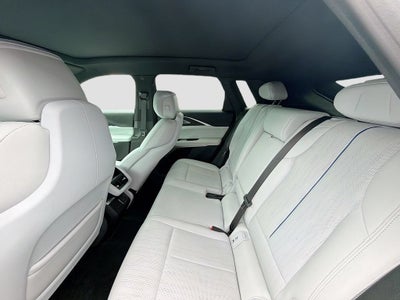 2024 Cadillac LYRIQ Luxury 2