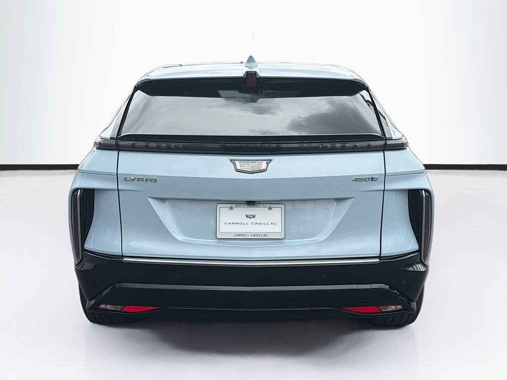 2024 Cadillac LYRIQ Luxury 2