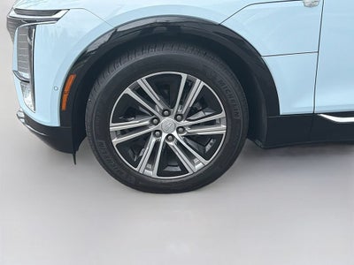 2024 Cadillac LYRIQ Luxury 2
