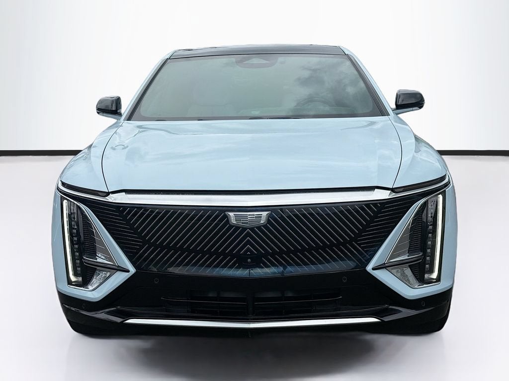 2024 Cadillac LYRIQ Luxury 2