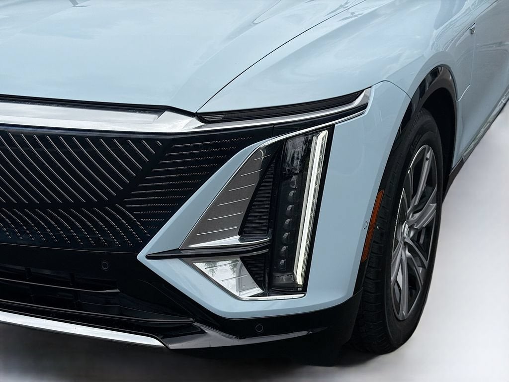2024 Cadillac LYRIQ Luxury 2