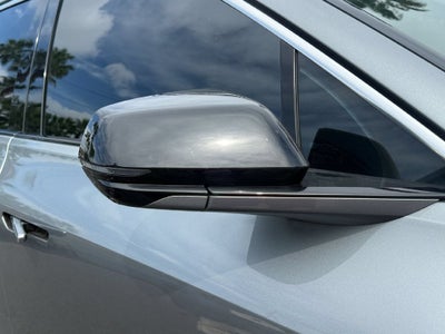 2024 Cadillac LYRIQ Luxury 2