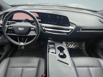 2024 Cadillac LYRIQ Luxury 2