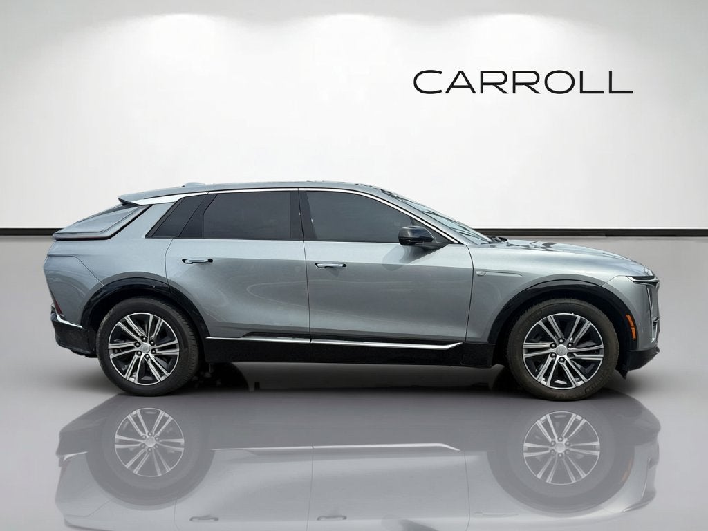 2024 Cadillac LYRIQ Luxury 2