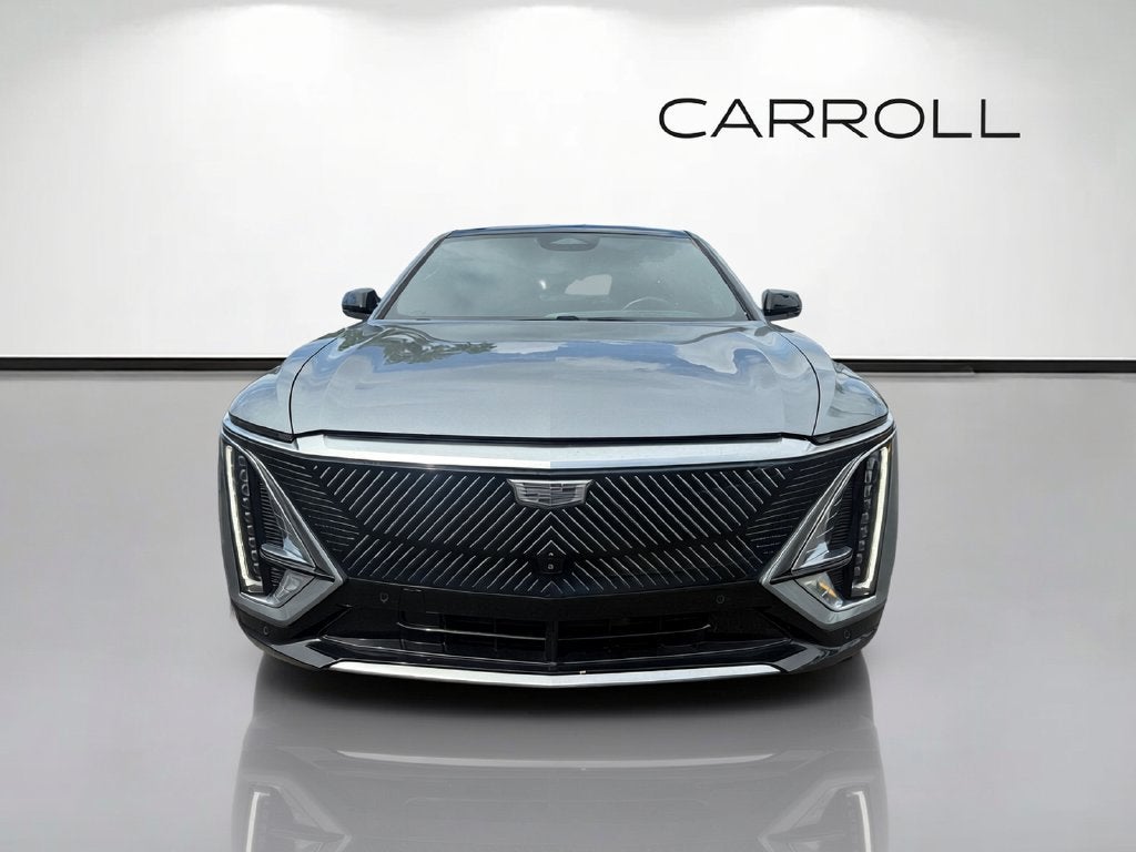 2024 Cadillac LYRIQ Luxury 2