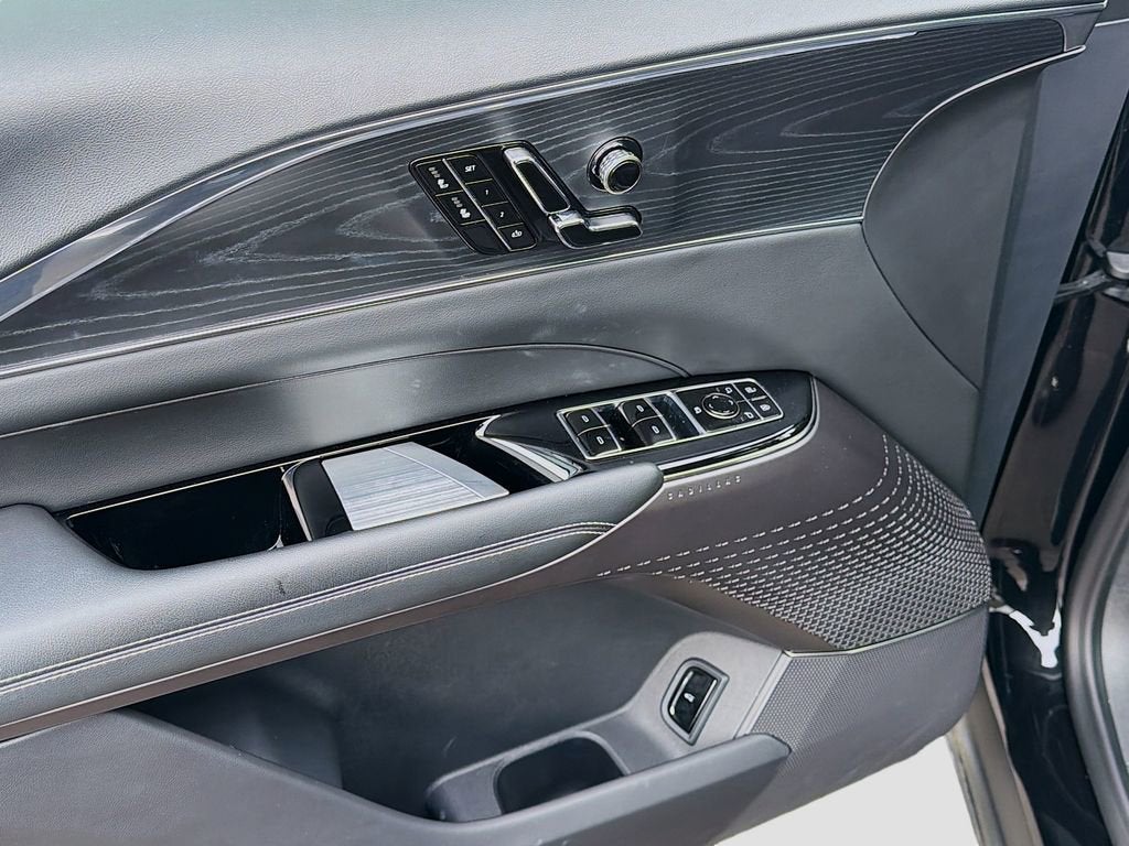 2024 Cadillac LYRIQ Sport 1