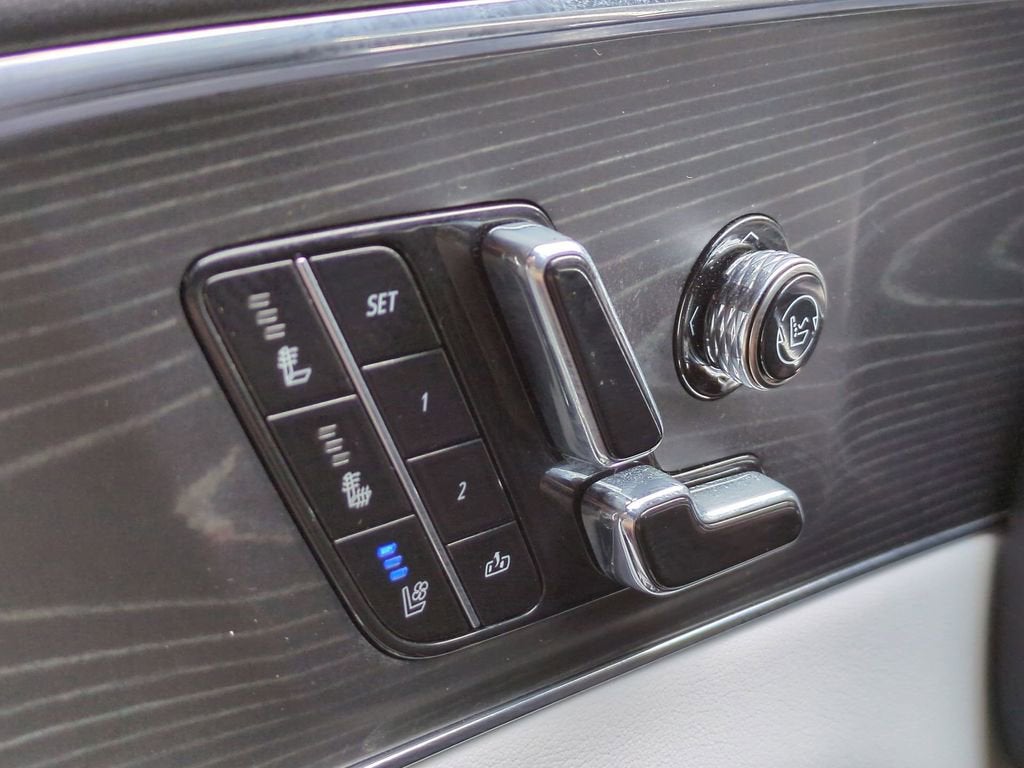 2024 Cadillac LYRIQ Sport 2