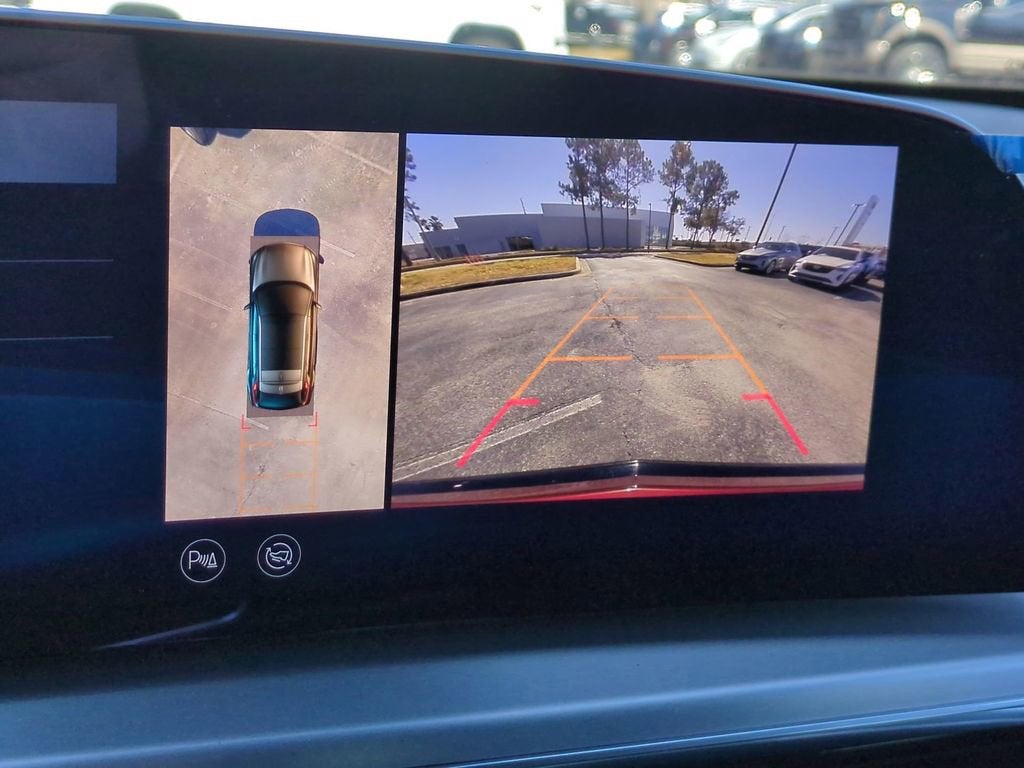 2024 Cadillac LYRIQ Sport 3