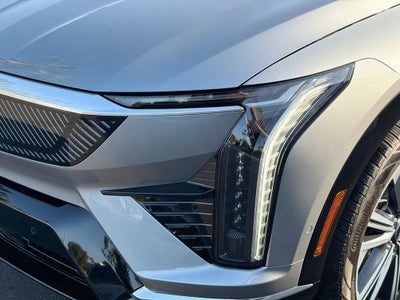 2025 Cadillac OPTIQ Luxury 1