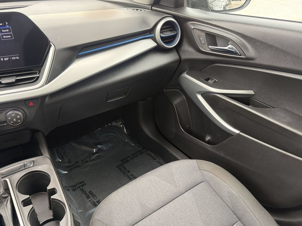 2025 Chevrolet Trax LS