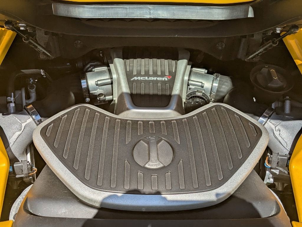 2016 McLaren 650S Base