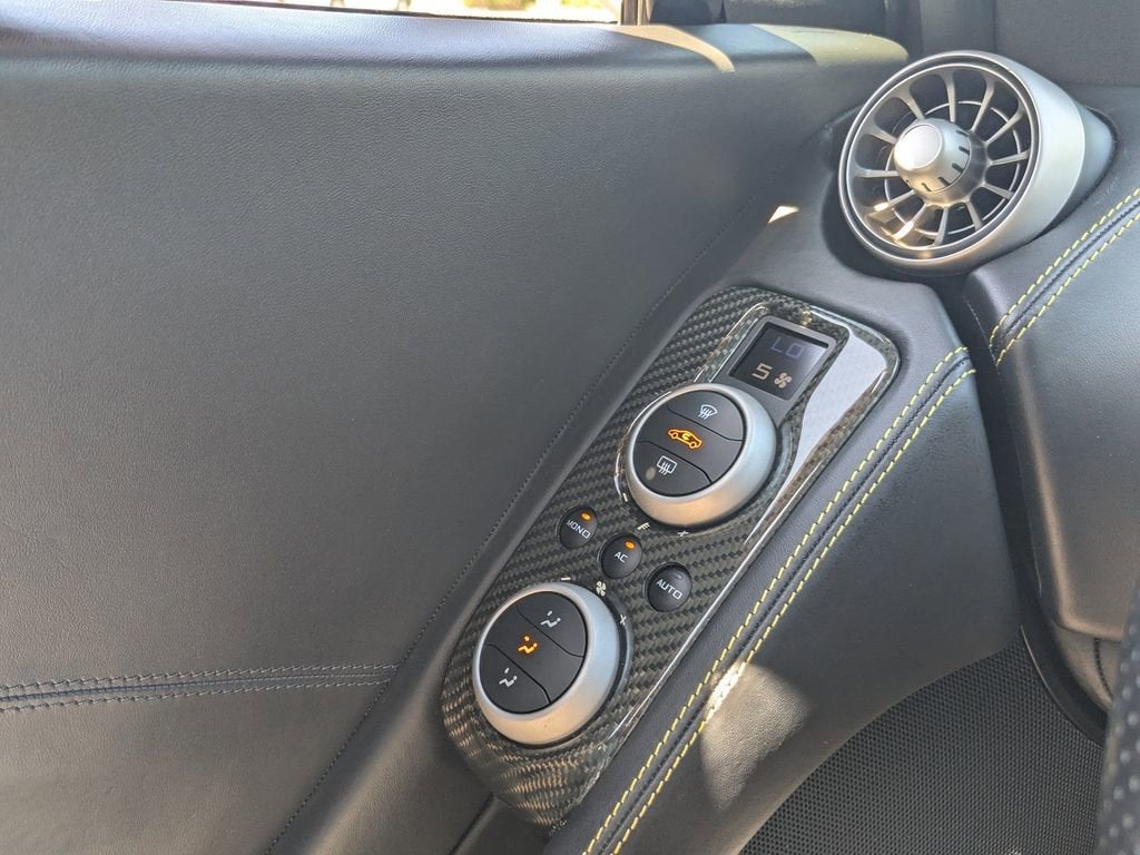 2016 McLaren 650S Base