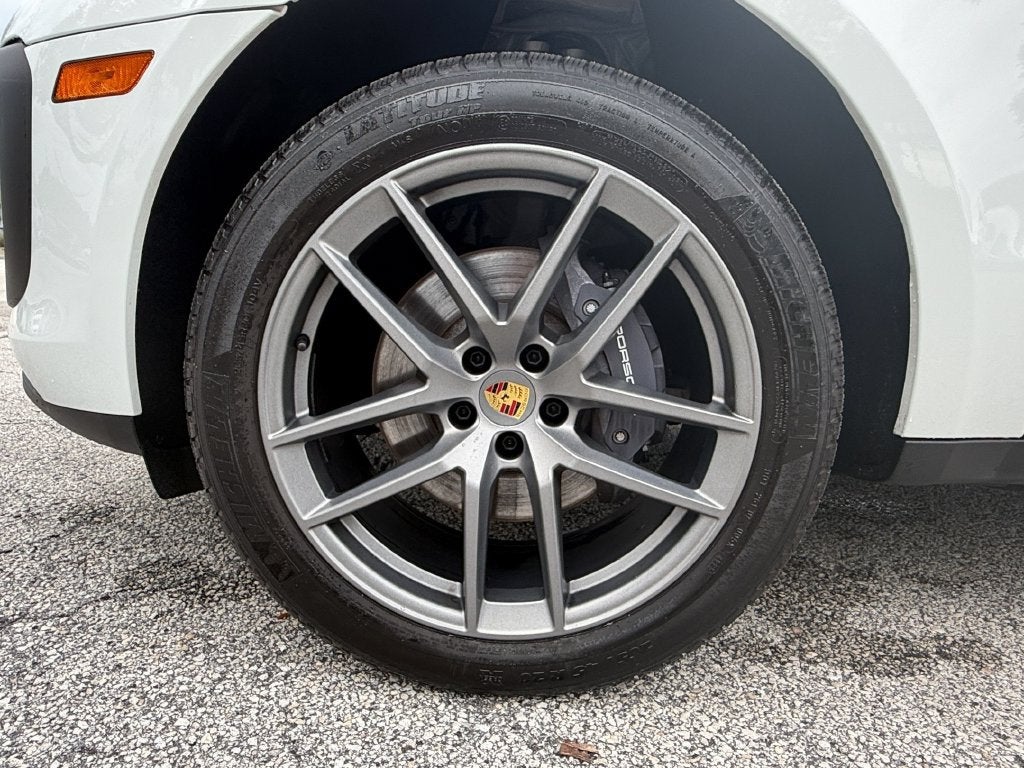 2026 Porsche Macan Base