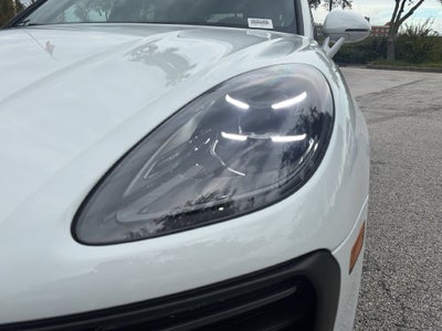 2026 Porsche Macan Base