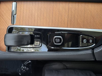 2024 Volvo XC90 Recharge Plug-In Hyb Plus Bright Theme