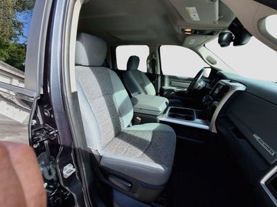 2017 RAM 1500 Big Horn Crew Cab 4x4 5'7" Box