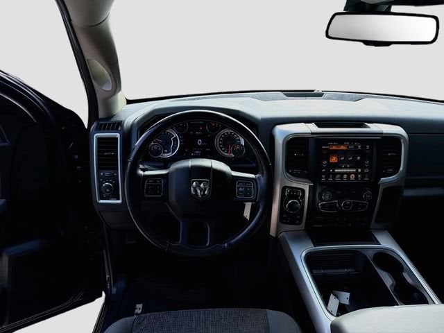 2017 RAM 1500 Big Horn Crew Cab 4x4 5'7" Box