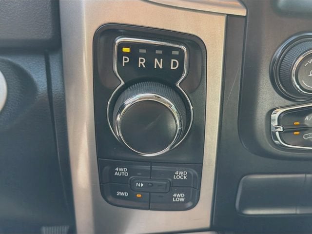 2017 RAM 1500 Big Horn Crew Cab 4x4 5'7" Box