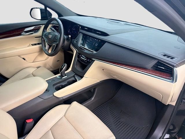 2017 Cadillac XT5 Luxury FWD