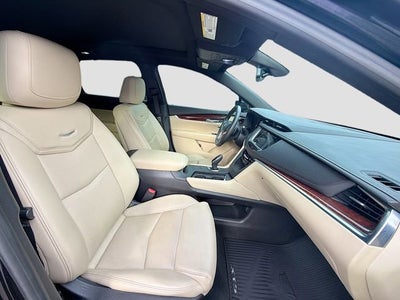 2017 Cadillac XT5 Luxury FWD