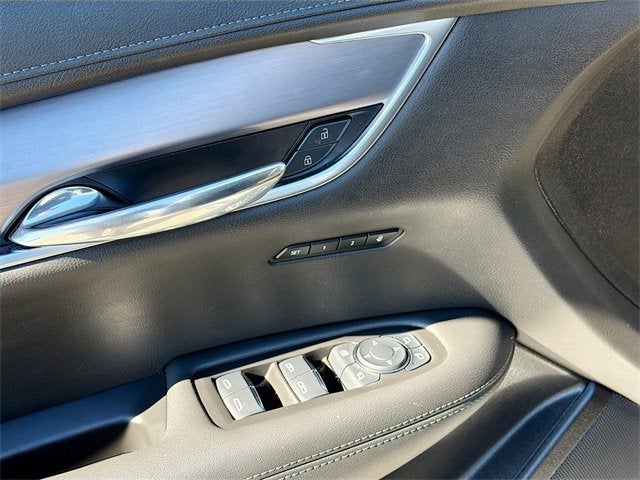 2025 Cadillac XT6 Luxury