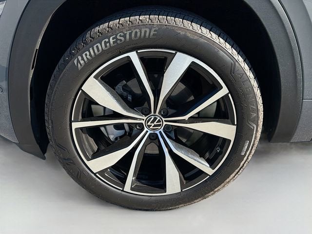 2024 Volkswagen Atlas Cross Sport 2.0T SEL Premium R-Line