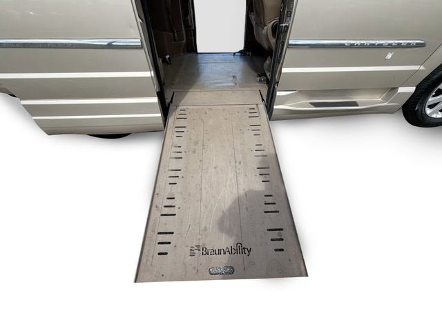 2015 Chrysler Town & Country Touring