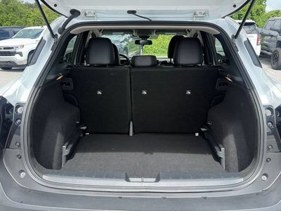 2025 Nissan Kicks SR FWD