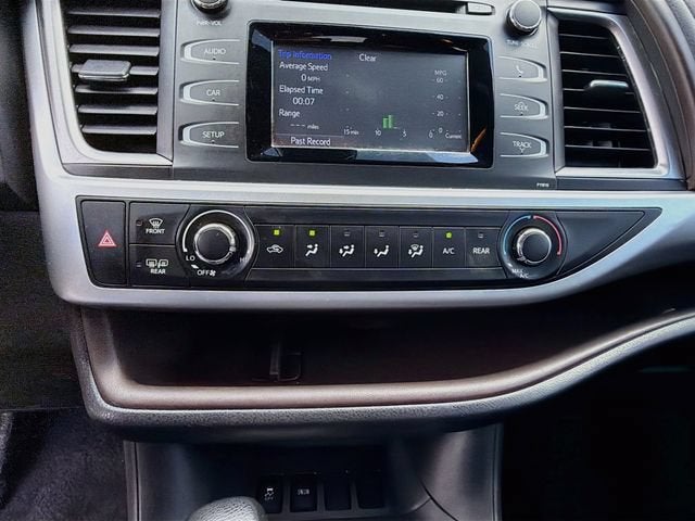 2019 Toyota Highlander LE