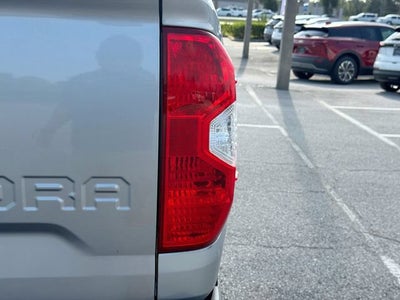 2017 Toyota Tundra SR5 5.7L V8
