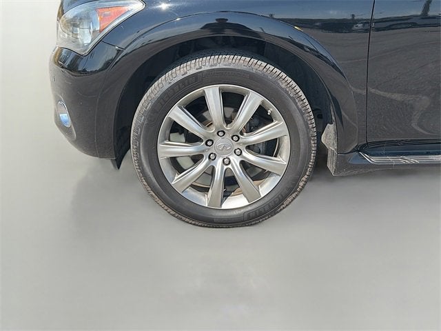 2012 INFINITI QX56 8-passenger
