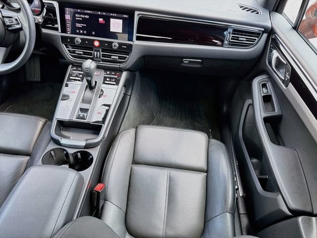 2023 Porsche Macan Base