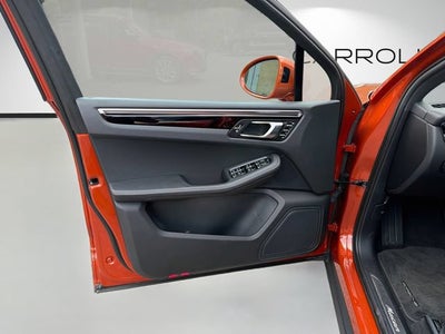 2023 Porsche Macan Base