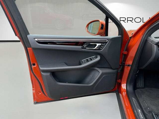 2023 Porsche Macan Base