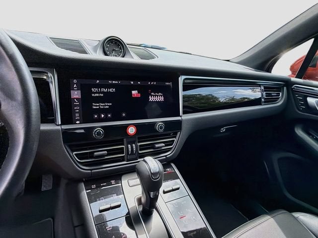 2023 Porsche Macan Base