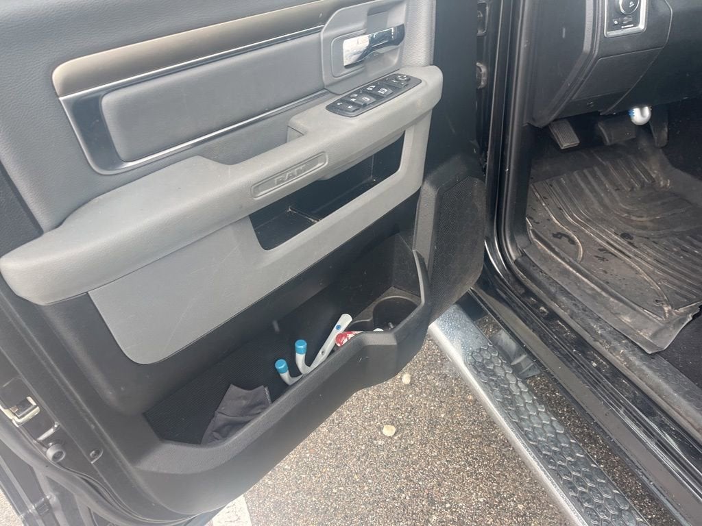 2018 RAM 1500 Big Horn Crew Cab 4x4 5'7" Box