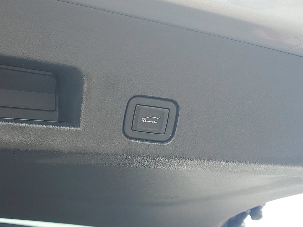 2025 GMC Acadia AT4