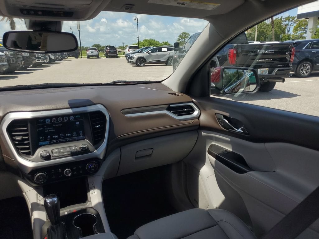2017 GMC Acadia SLT