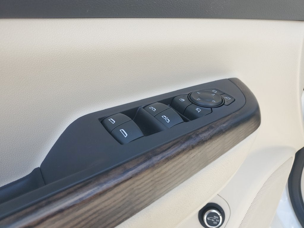 2021 GMC Acadia Denali - Photo 24