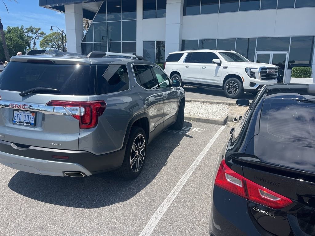 2023 GMC Acadia SLT