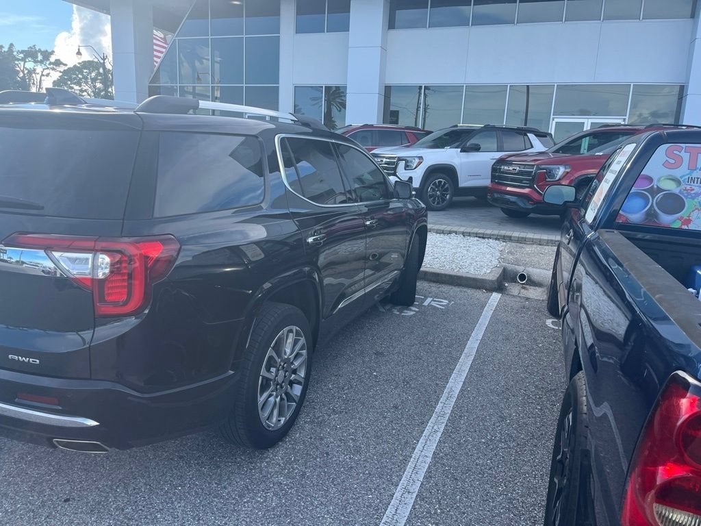 2023 GMC Acadia Denali